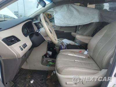 Zdjęcie 7 z 13 samochodu: 2013 TOYOTA SIENNA XLE VIN:5TDYK3DC3DS373250 - miniatura