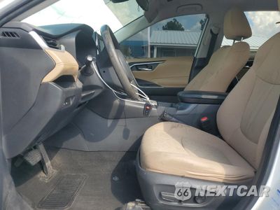 Zdjęcie 7 z 16 samochodu: 2021 TOYOTA RAV4 XLE VIN:2T3P1RFV8MW157392 - miniatura