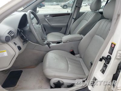 Zdjęcie 7 z 12 samochodu: 2005 MERCEDES-BENZ C 240 VIN:WDBRF61J35F580329 - miniatura