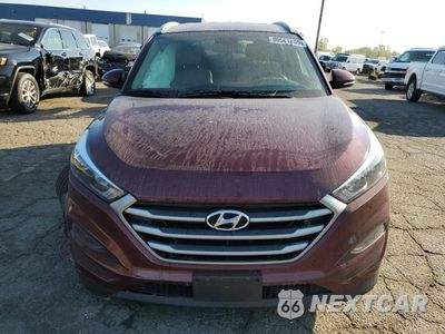 Piąte zdjęcie samochodu w środku: 2017 HYUNDAI TUCSON LIMITED VIN:KM8J33A42HU532333 - miniatura