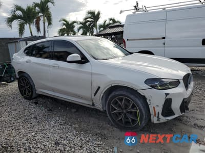 Czwarte zdjęcie samochodu z boku: 2024 BMW X4 XDRIVE30I VIN:5UX33DT0XR9T90846 - miniatura