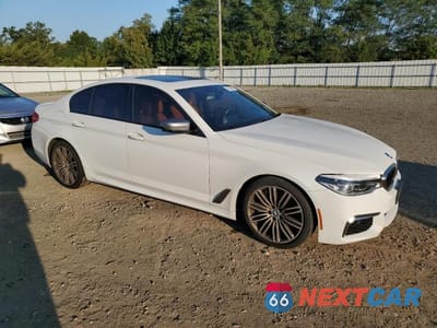 Czwarte zdjęcie samochodu z boku: 2019 BMW M550XI VIN:WBAJB9C51KB464929 - miniatura