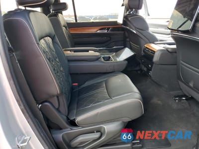 Zdjęcie 11 z 16 samochodu: 2022 JEEP GRAND WAGONEER SERIES III VIN:1C4SJVGJ1NS168324 - miniatura