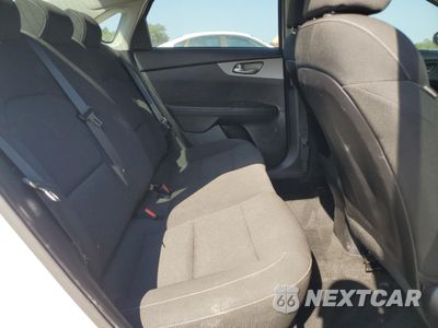 Zdjęcie 10 z 14 samochodu: 2019 KIA FORTE FE VIN:3KPF24AD4KE075730 - miniatura