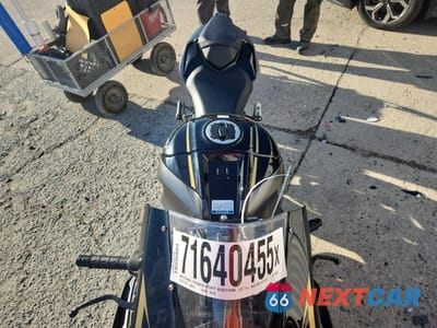 Piąte zdjęcie samochodu w środku: 2023 KAWASAKI ZX1002 M VIN:JKBZXVM10PA004420 - miniatura