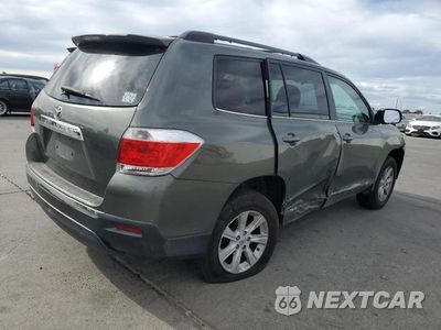Trzecie zdjęcie samochodu z tyłu: 2013 TOYOTA HIGHLANDER BASE VIN:5TDZK3EH6DS115061 - miniatura