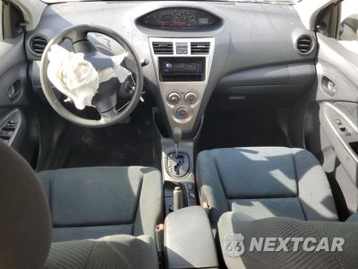 Zdjęcie 8 z 14 samochodu: 2012 TOYOTA YARIS VIN:JTDBT4K33CL038078 - miniatura