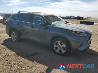 Czwarte zdjęcie samochodu z boku: 2022 TOYOTA HIGHLANDER L VIN:5TDBZRBH7NS257912 - miniatura