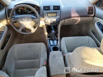 Zdjęcie 8 z 13 samochodu: 2006 HONDA ACCORD LX VIN:3HGCM56496G701571 - miniatura