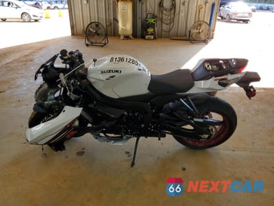 Trzecie zdjęcie samochodu z tyłu: 2025 SUZUKI GSX-R600 VIN:JS1GN7FA1S7101710 - miniatura