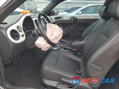 Zdjęcie 7 z 12 samochodu: 2016 VOLKSWAGEN BEETLE SE VIN:3VWJ17AT8GM633689 - miniatura