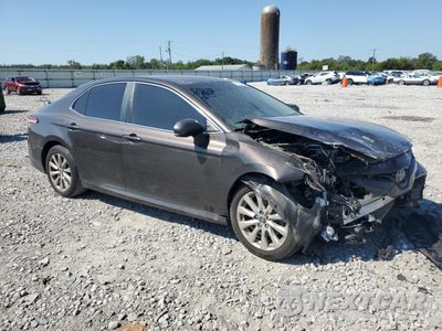 Czwarte zdjęcie samochodu z boku: 2018 TOYOTA CAMRY L VIN:4T1B11HK0JU005397 - miniatura