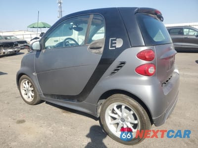 Drugie zdjęcie samochodu z przodu: 2016 SMART FORTWO VIN:WMEEJ9AA7GK845619 - miniatura