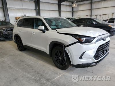 Czwarte zdjęcie samochodu z boku: 2024 TOYOTA GRAND HIGHLANDER XLE VIN:5TDACAB5XRS026996 - miniatura