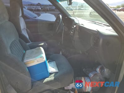 Zdjęcie 10 z 12 samochodu: 2001 CHEVROLET S TRUCK S10 VIN:1GCCS145918168211 - miniatura
