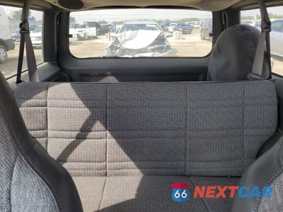 Zdjęcie 10 z 15 samochodu: 2001 JEEP CHEROKEE SPORT VIN:1J4FF48S81L631689 - miniatura