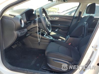 Zdjęcie 7 z 12 samochodu: 2019 KIA FORTE FE VIN:3KPF24AD0KE084053 - miniatura