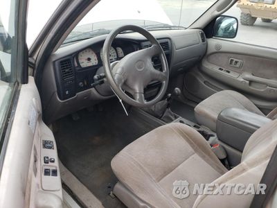 Zdjęcie 8 z 14 samochodu: 2001 TOYOTA TACOMA XTRACAB VIN:5TEWN72NX1Z868117 - miniatura