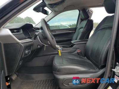 Zdjęcie 7 z 14 samochodu: 2023 JEEP GRAND CHEROKEE LIMITED VIN:1C4RJHBG4PC519929 - miniatura