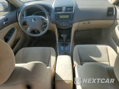 Zdjęcie 8 z 12 samochodu: 2005 HONDA ACCORD LX VIN:1HGCM56405A007526 - miniatura