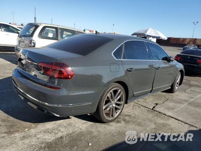 Trzecie zdjęcie samochodu z tyłu: 2017 VOLKSWAGEN PASSAT R-LINE VIN:1VWDT7A30HC005443 - miniatura
