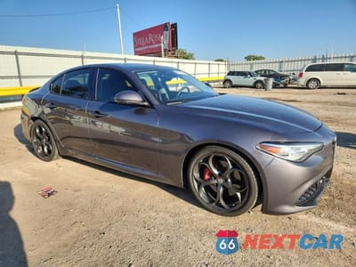 Czwarte zdjęcie samochodu z boku: 2017 ALFA ROMEO GIULIA TI VIN:ZARFAECN9H7529709 - miniatura