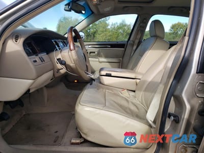 Zdjęcie 7 z 12 samochodu: 2006 LINCOLN TOWN CAR DESIGNER VIN:1LNHM83V76Y630343 - miniatura
