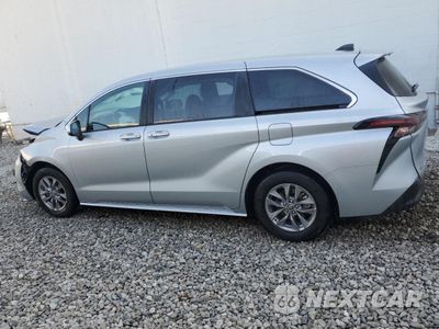 Drugie zdjęcie samochodu z przodu: 2025 TOYOTA SIENNA LE VIN:5TDKSKFCXSS181351 - miniatura