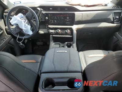 Zdjęcie 8 z 12 samochodu: 2024 GMC SIERRA K2500 AT4 VIN:1GT49PEY9RF331300 - miniatura