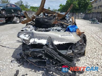 Piąte zdjęcie samochodu w środku: 2022 BMW M8 VIN:WBSAE0C0XNCJ24776 - miniatura