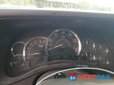 Zdjęcie 9 z 15 samochodu: 2003 CADILLAC ESCALADE VIN:1GYEC63T23R240599 - miniatura