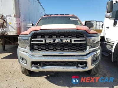 Piąte zdjęcie samochodu w środku: 2019 RAM 5500 VIN:3C7WRMDL3KG729459 - miniatura