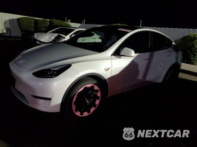2024 TESLA MODEL Y 7SAYGAEE4RF074337 - główne zdjęcie licytacji z USA - miniatura