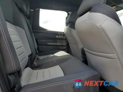 Zdjęcie 10 z 12 samochodu: 2025 TOYOTA TACOMA DOUBLE CAB VIN:3TMLB5JNXSM151104 - miniatura