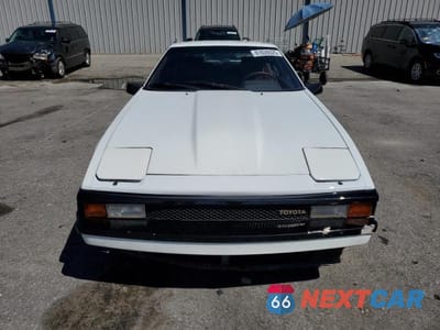 Piąte zdjęcie samochodu w środku: 1983 TOYOTA SUPRA VIN:JT2MA67L9D0063971 - miniatura