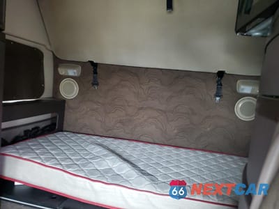 Zdjęcie 6 z 10 samochodu: 2016 VOLVO VN VNL VIN:4V4NC9EH8GN951998 - miniatura