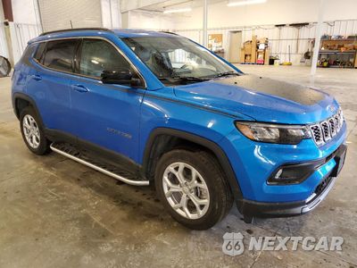 Czwarte zdjęcie samochodu z boku: 2024 JEEP COMPASS LATITUDE VIN:3C4NJDBN8RT114623 - miniatura