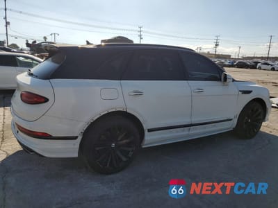 Trzecie zdjęcie samochodu z tyłu: 2021 BENTLEY BENTAYGA SPEED VIN:SJAAR2ZV6MC037189 - miniatura