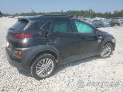 Trzecie zdjęcie samochodu z tyłu: 2021 HYUNDAI KONA SEL VIN:KM8K22AA2MU721081 - miniatura
