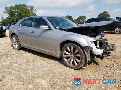Czwarte zdjęcie samochodu z boku: 2018 CHRYSLER 300 LIMITED VIN:2C3CCAEG5JH159534 - miniatura