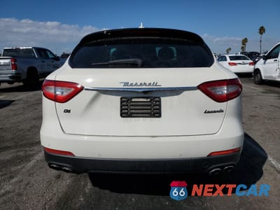 Zdjęcie 6 z 17 samochodu: 2018 MASERATI LEVANTE VIN:ZN661XUA7JX283426 - miniatura