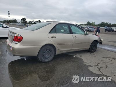 Trzecie zdjęcie samochodu z tyłu: 2005 TOYOTA CAMRY LE VIN:4T1BE32K75U394232 - miniatura