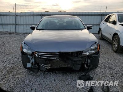 Piąte zdjęcie samochodu w środku: 2015 VOLKSWAGEN PASSAT S VIN:1VWAT7A30FC120561 - miniatura