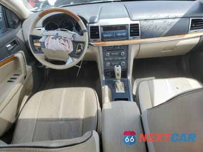 Zdjęcie 8 z 15 samochodu: 2010 LINCOLN MKZ VIN:3LNHL2GC4AR750696 - miniatura