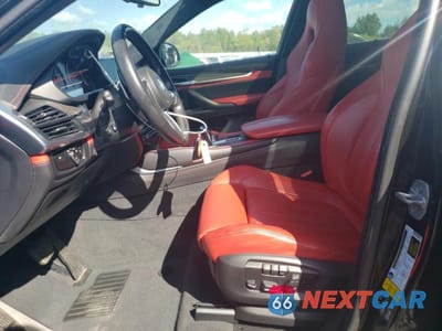 Zdjęcie 7 z 14 samochodu: 2018 BMW X6 M VIN:5YMKW8C51J0Y74606 - miniatura
