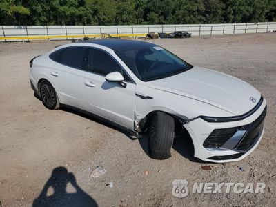 Czwarte zdjęcie samochodu z boku: 2025 HYUNDAI SONATA HYBRID VIN:KMHL54JJ3SA123250 - miniatura