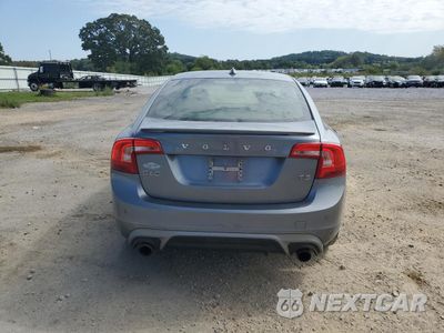 Zdjęcie 6 z 14 samochodu: 2016 VOLVO S60 R DESIGN VIN:YV126MFP3G2397375 - miniatura