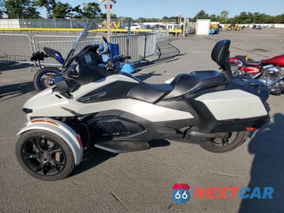 Trzecie zdjęcie samochodu z tyłu: 2021 CAN-AM SPYDER ROADSTER RT VIN:2BXNBDD22MV003262 - miniatura