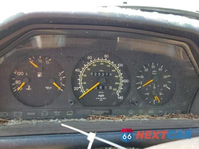 Zdjęcie 9 z 12 samochodu: 1995 MERCEDES-BENZ E 300D VIN:WDBEB31E6SC091657 - miniatura