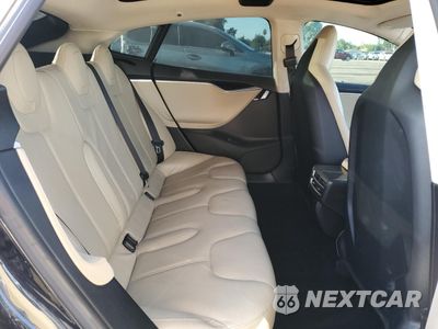 Zdjęcie 10 z 14 samochodu: 2013 TESLA MODEL S VIN:5YJSA1CG4DFP16122 - miniatura